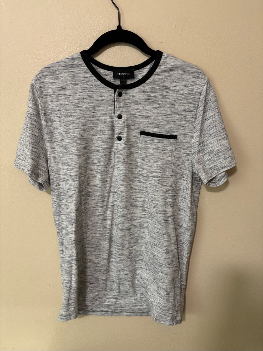Express Men’s Heather Gray Short-Sleeve Henley with Black Trim